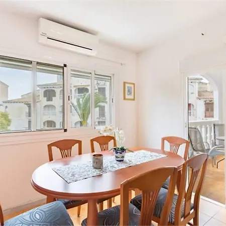 Lägenhet Beautiful With 2 Bedrooms Close To